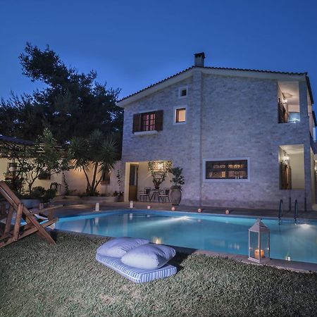 Villa Corina Near The Airport Kouvaras Bagian luar foto