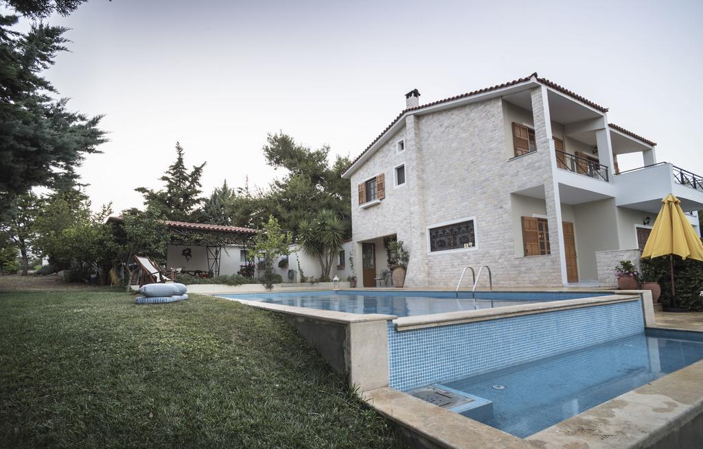 Villa Corina Near The Airport Kouvaras Bagian luar foto