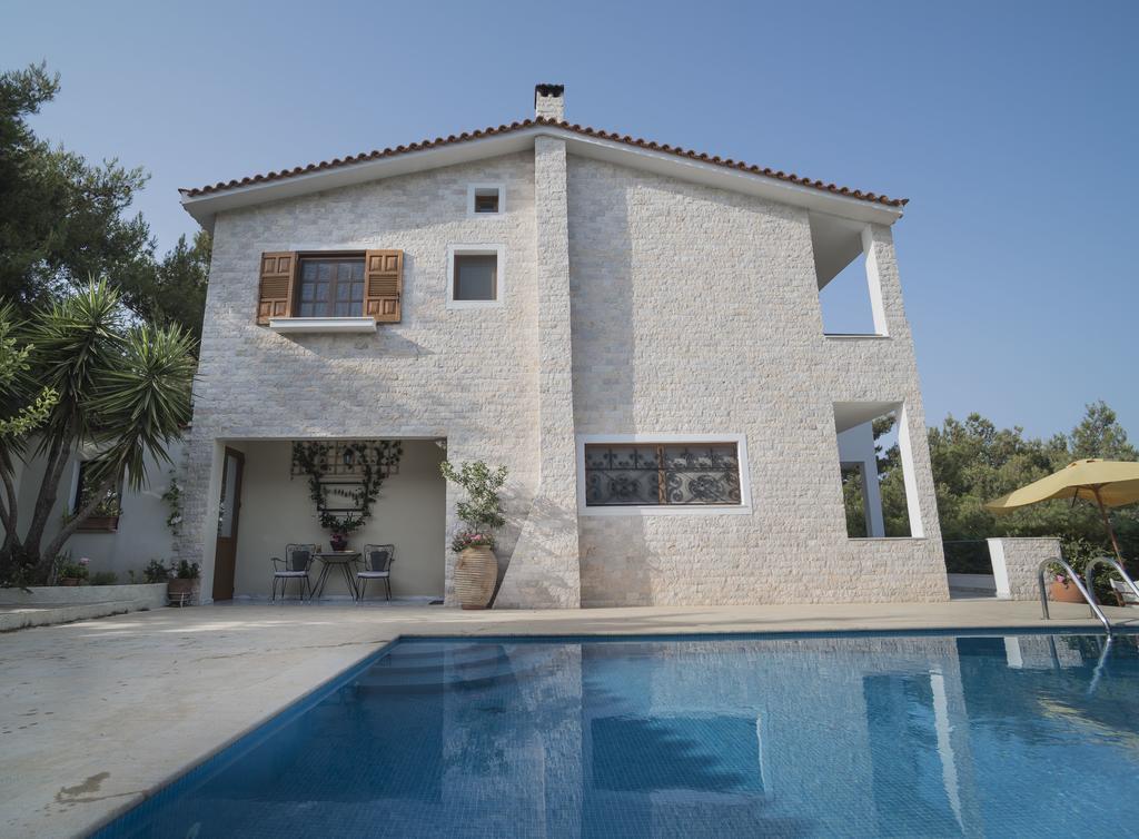 Villa Corina Near The Airport Kouvaras Bagian luar foto