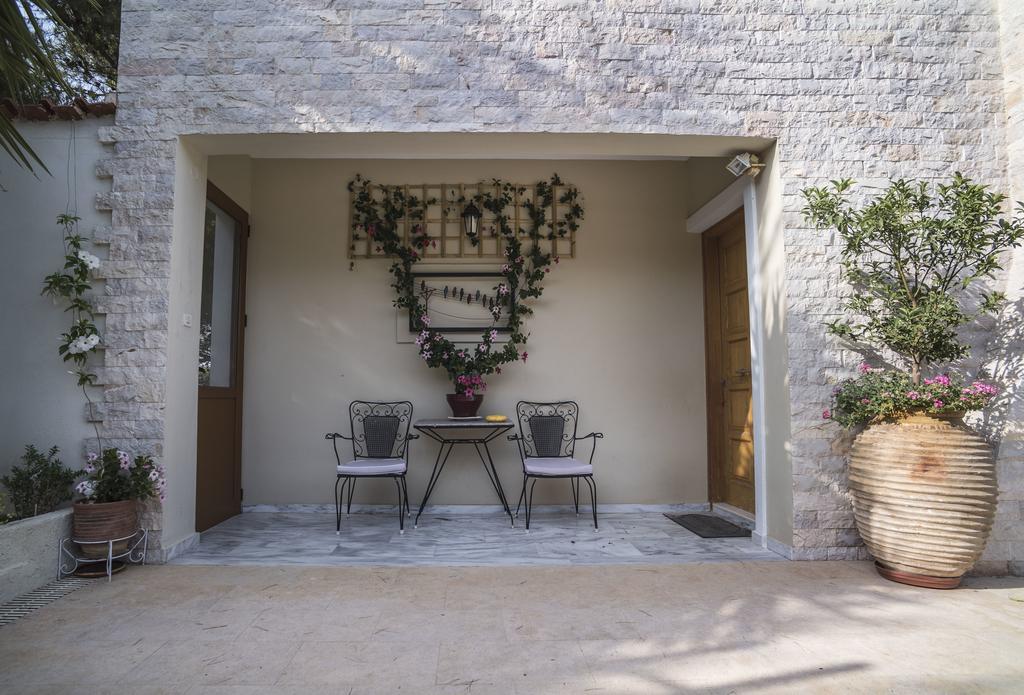 Villa Corina Near The Airport Kouvaras Bagian luar foto