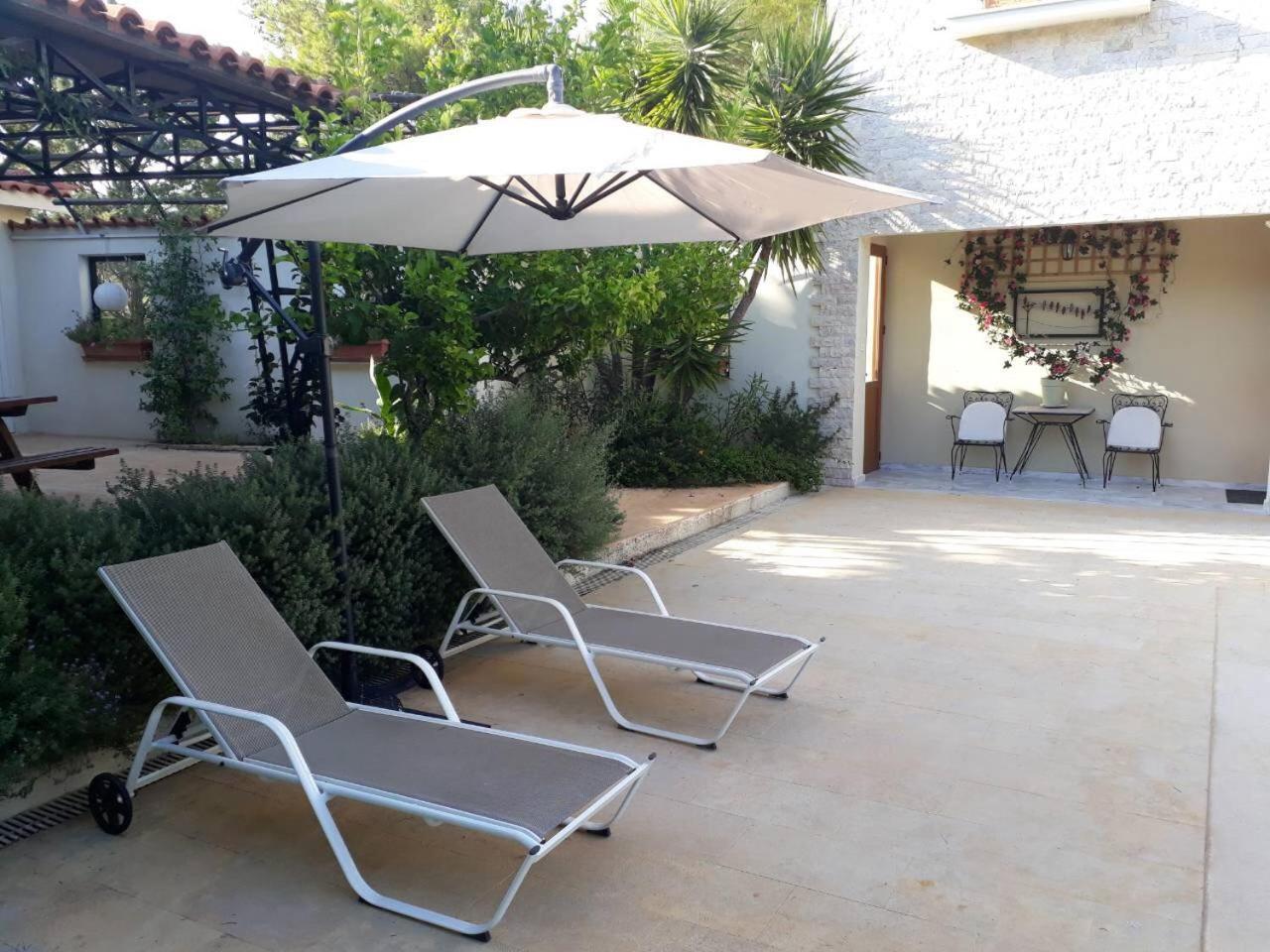 Villa Corina Near The Airport Kouvaras Bagian luar foto