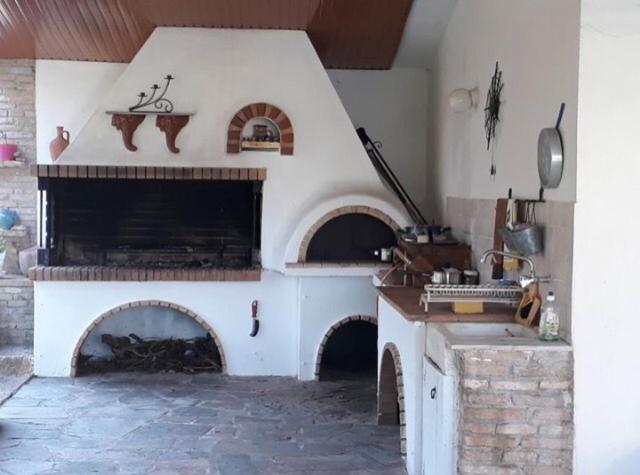 Villa Corina Near The Airport Kouvaras Bagian luar foto